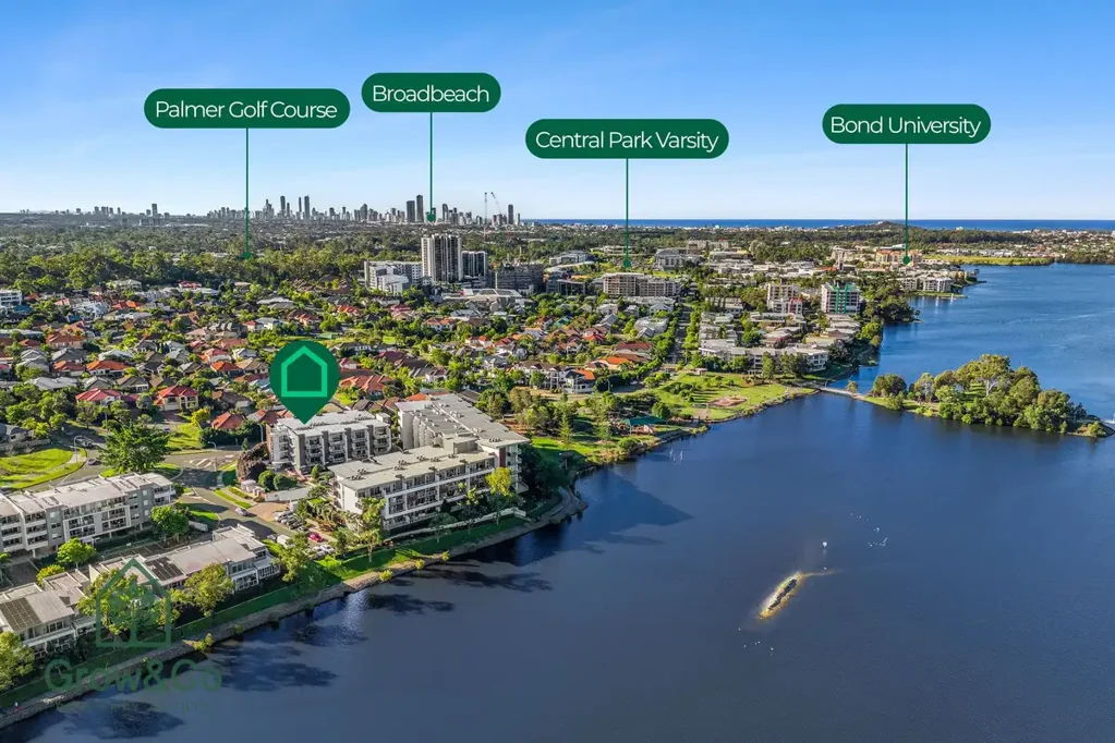 Varsity Lakes 2房  ELEVATED LAKESIDE LIVING WITH HIGH CEILINGS, STUNNING VIEWS & MUST-SELL MOTIVATION