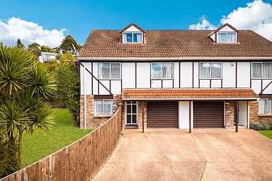 Mount Roskill 3બેડરૂમ Character, Location & Packed with Potential