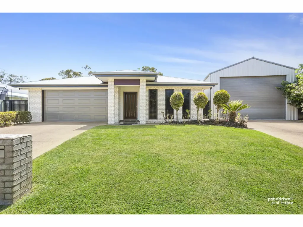 Norman Gardens 4બેડરૂમ 4 Bedroom, 2 Bathroom, Media Room, 10m x 6m High Shed in Norman Gardens...