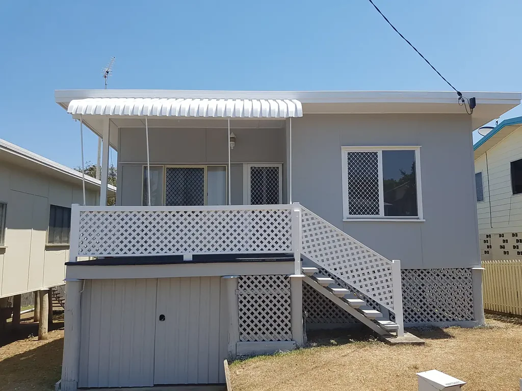 Cooee Bay - Close to beach.