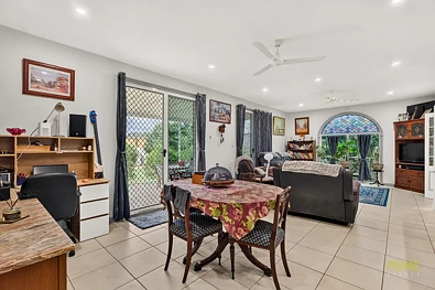 Silid Pahingahan - 11 Shellcot Street, Toogoom, QLD 4655