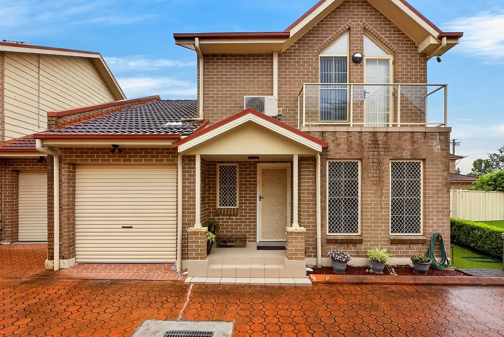 Macquarie Fields 3कमरा Spacious 3 Bedroom Townhouse with Generous Backyard