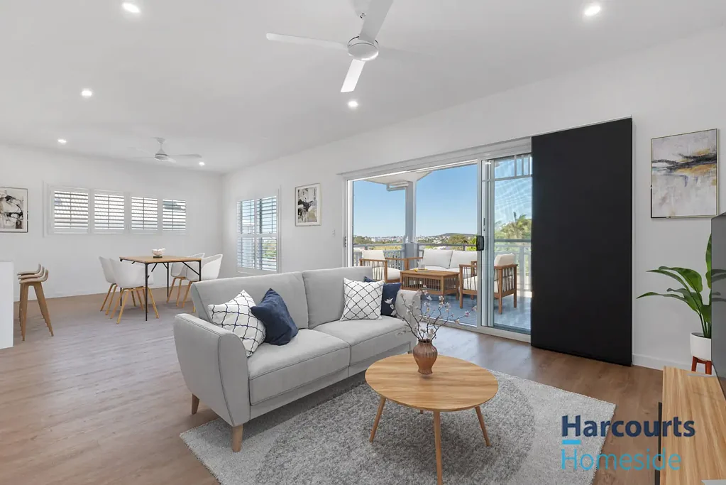 Annerley/Tarragindi border with a Modern Hampton home on Elevated Small Lot