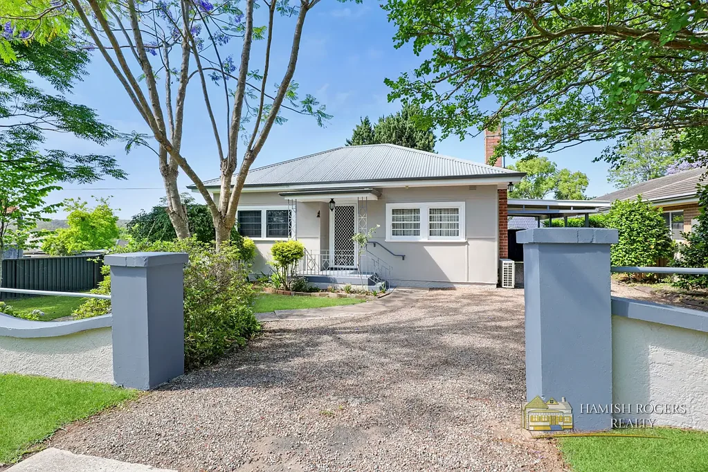 Pitt Town 4 Bedroom Charm & Character!