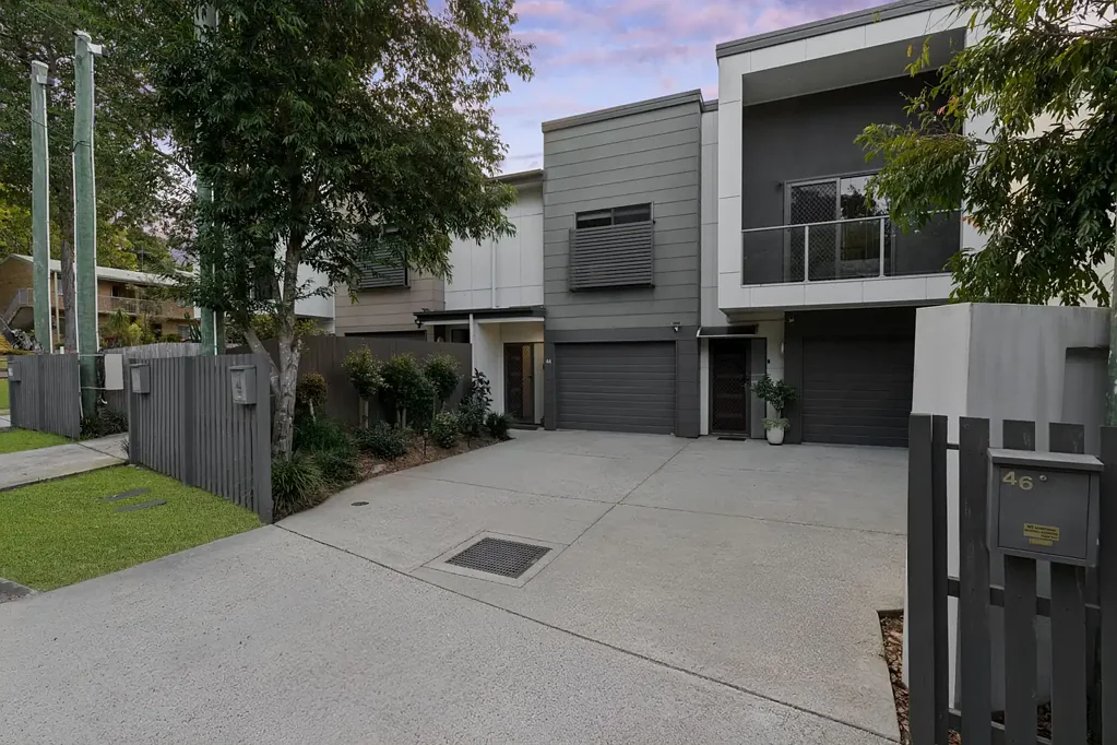 Mount Gravatt 3कमरा Modern Freehold Townhouse - No Body Corporate Fees