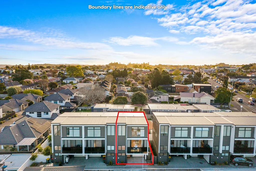 Onehunga 4 Bedroom Luxury Living – Nearly New & Beautifully Presented