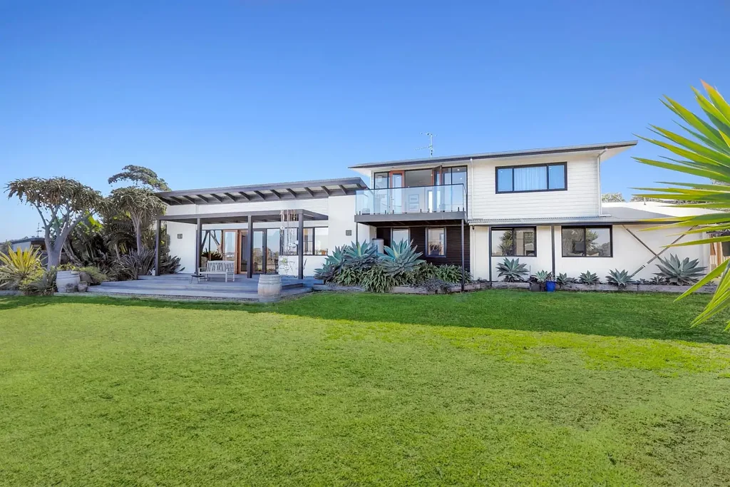 Ocean Grove 4ห้องนอน INDULGENT LIVING IN PRIVACY ON AN ELEVATED EXPANSIVE SITE WITH VIEWS