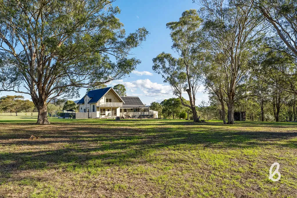 Glendon Brook Private Acreage Retreat | 10 acres