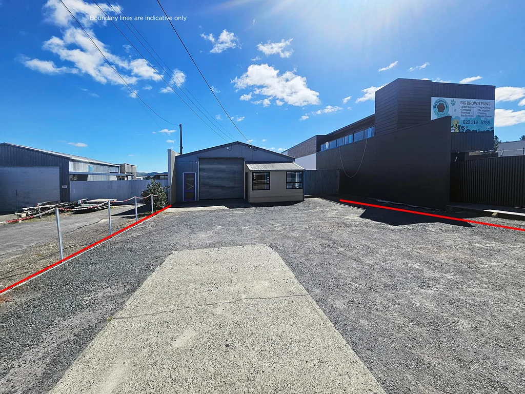 Tauhara  Warehouse with yard and parking