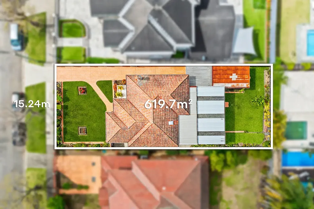 Strathfield 3房 备受追捧的 Strathfield 地块，拥有 15.24 米临街面 Coveted Strathfield Parcel with 15.24m Frontage