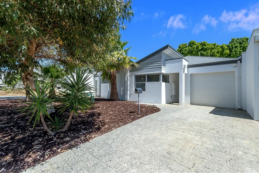 15 Ozone Parade, Trigg, WA 6029