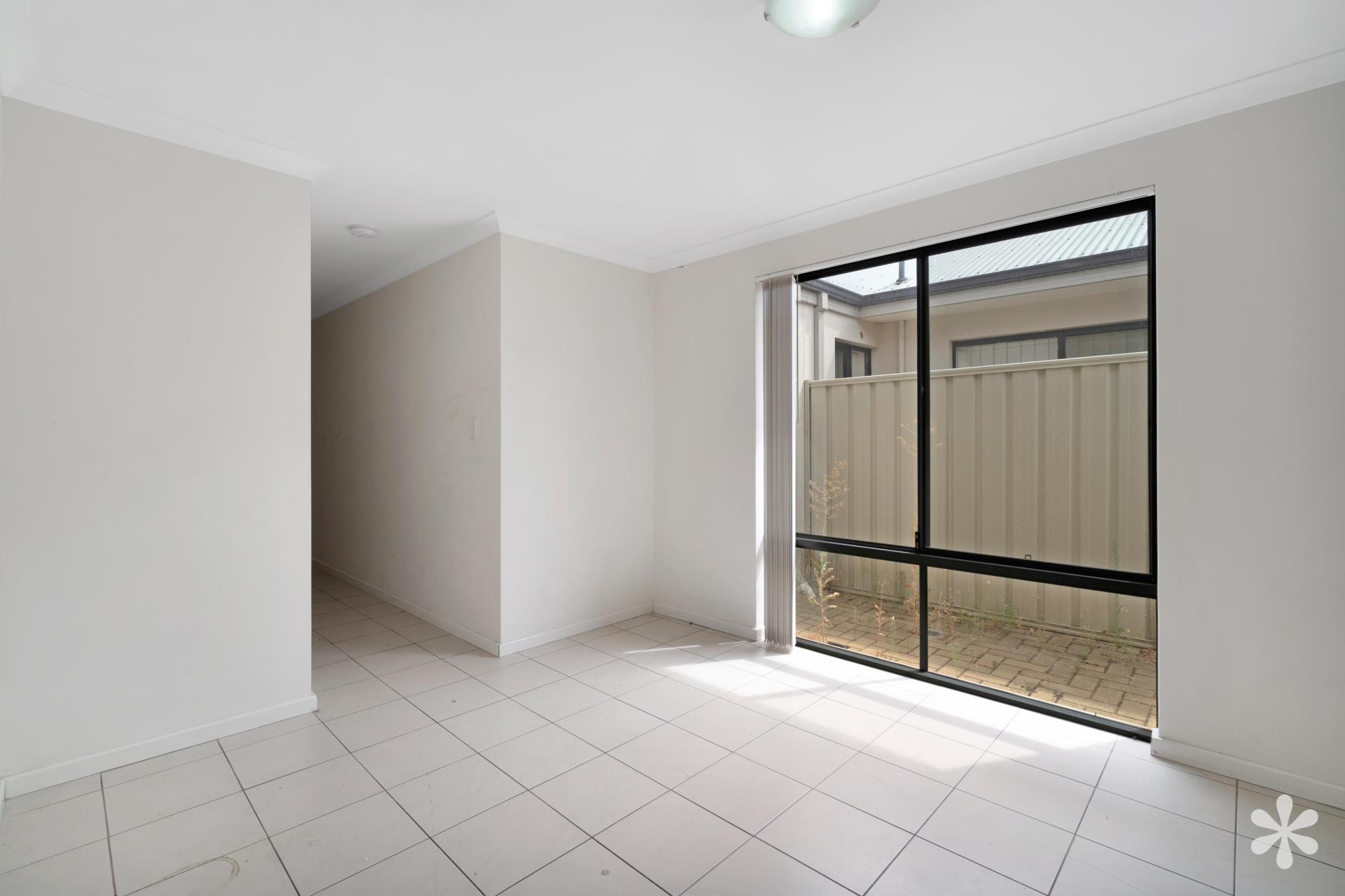 UNIT 2 67 WEST CHURCHILL AV, LAKE COOGEE WA 6166, 0房, 0浴, House