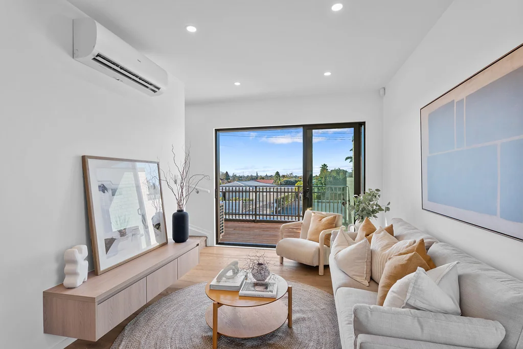 New Lynn 3 Slaapkamer Brand New. Freehold. Architecturally Designed.