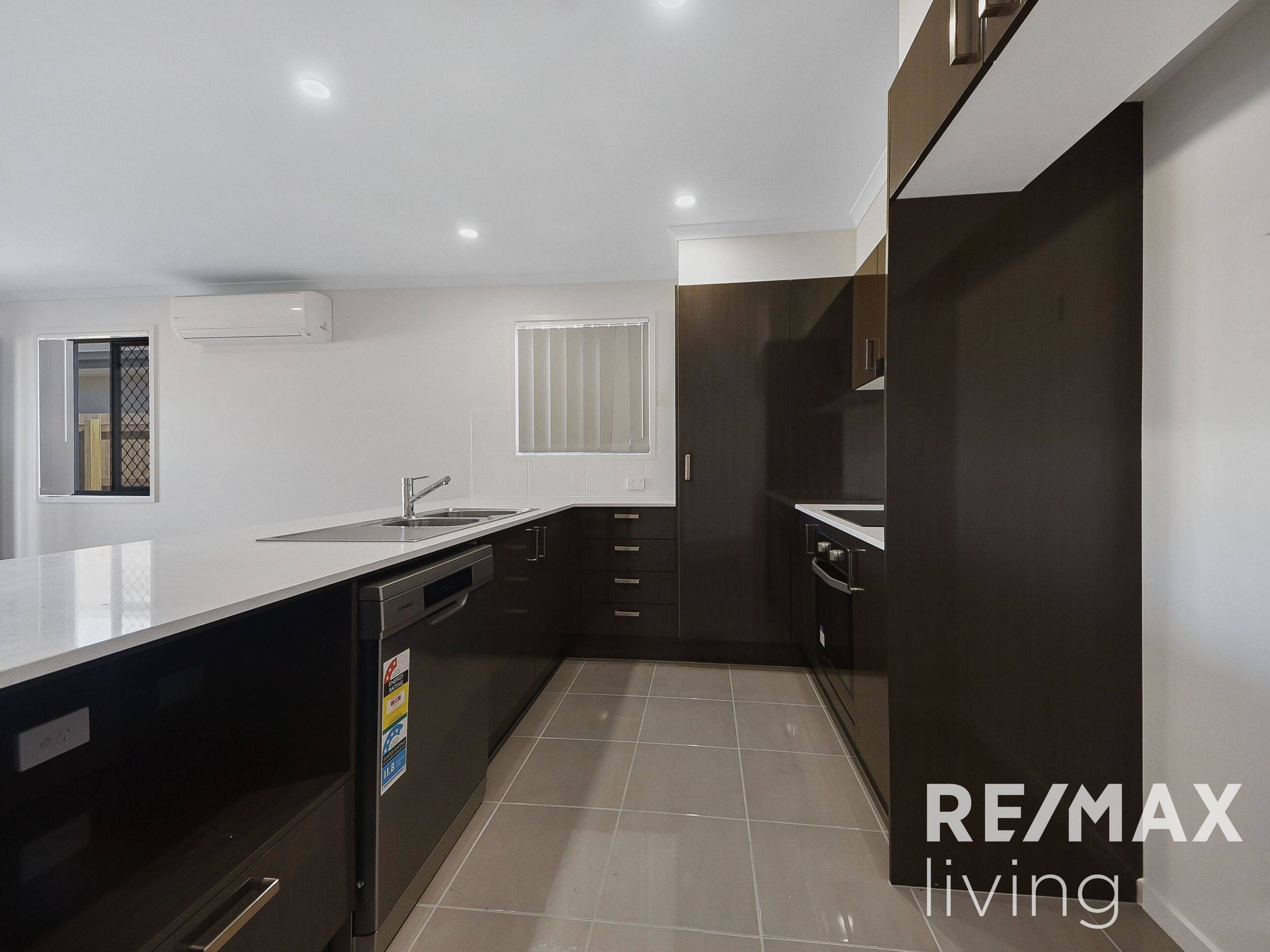 73 NORMANBY CR, BURPENGARY EAST QLD 4505, 0房, 0浴, House