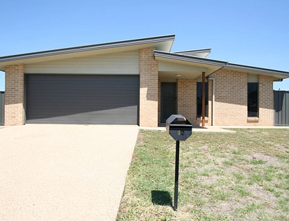 12 Blue Gums Drive, Emerald, Fitzroy, 4房, 2浴, House