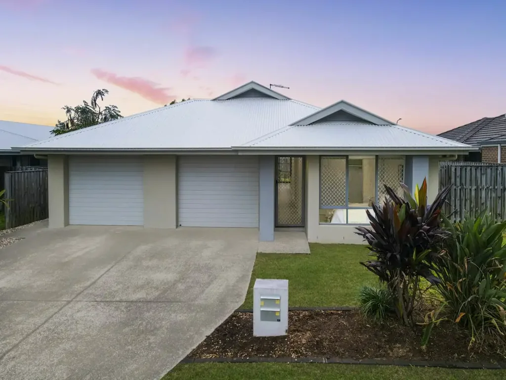 8 Wicker Road, Park Ridge, QLD 4125