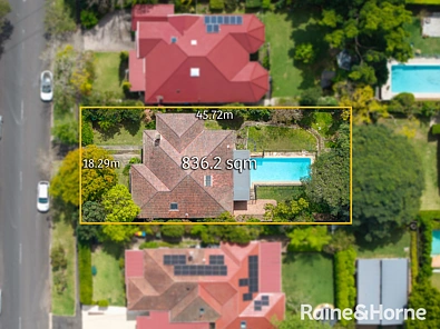 Roseville 3Kwarto Character-Filled Full-Brick Family Home in a Prime Roseville Setting