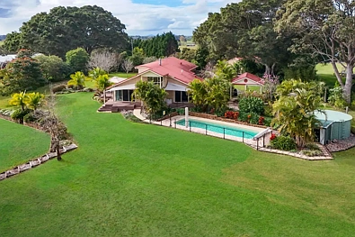 South Kempsey 3 Slaapkamer Architecturally Designed Family Retreat with Breathtaking Rural Views!