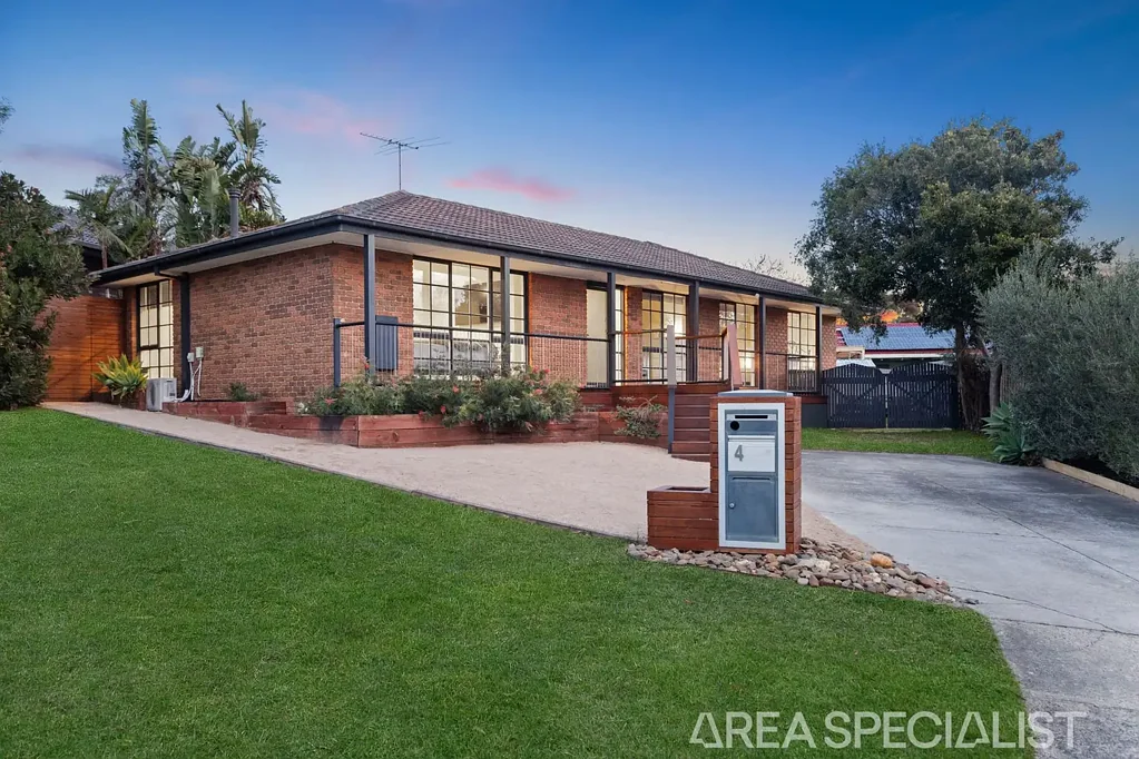 Langwarrin 3 Slaapkamer The Brief: Stylish Comfort Awaits in the Popular Lang Park!