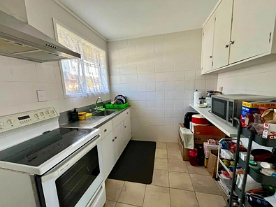 1 bedroom unit with Carport- Including water ...