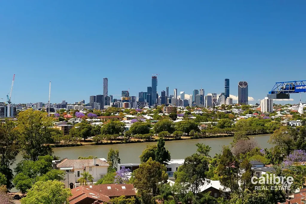 Spacious unit with city views!