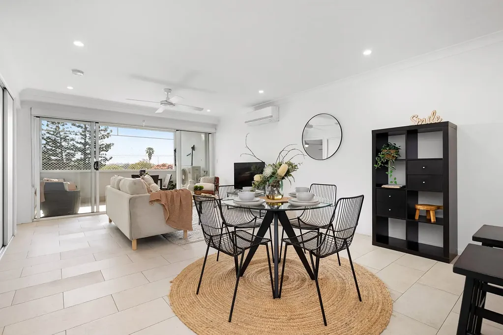 Wooloowin 2कमरा Contemporary coastal style in a connected inner north setting