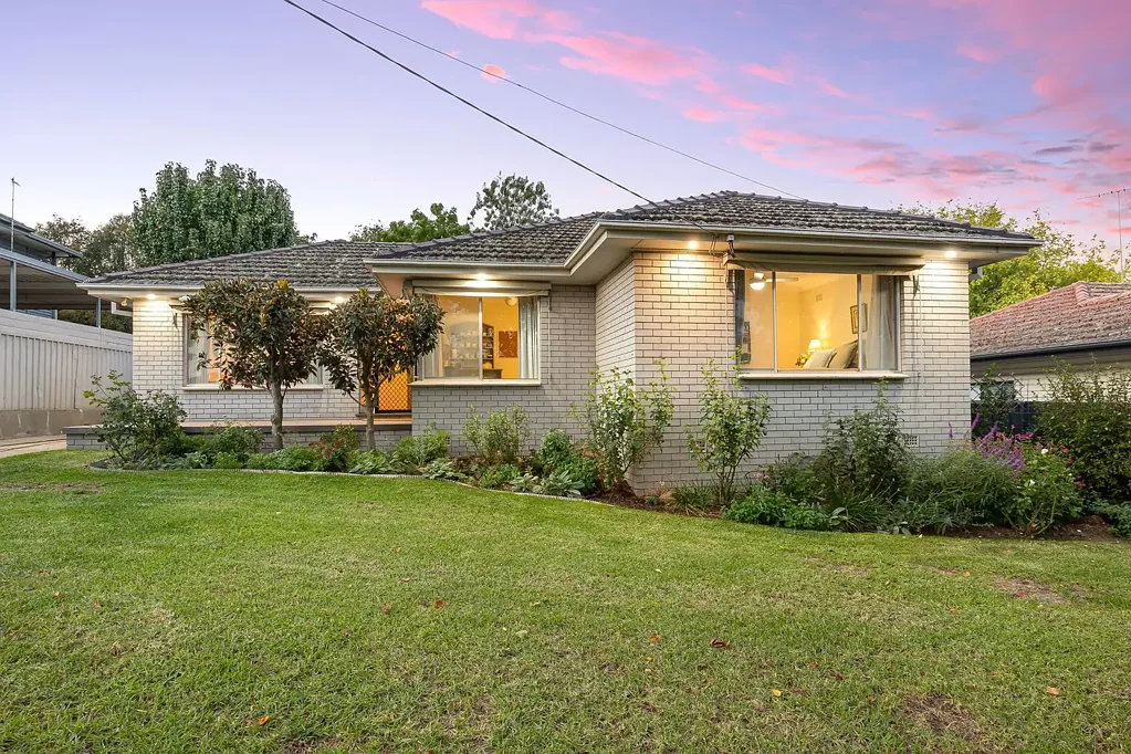 9 Wilson Street, Kooringal, NSW 2650