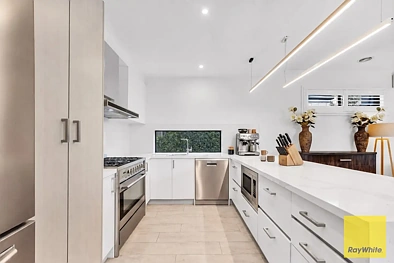 11 Parkstone Crescent, Point Cook, VIC 3030, 4 slaapkamers, 2 badkamers, House