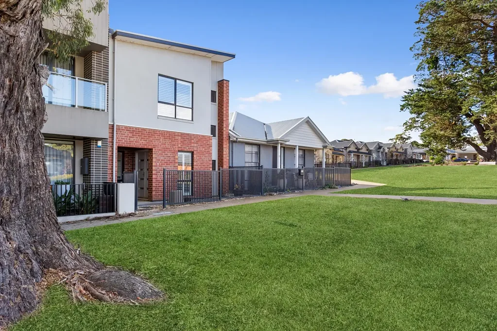 Mount Barker 3Kwarto STYLISH PARKSIDE TOWNHOUSE - IDEAL HOME OR INVESTMENT!
