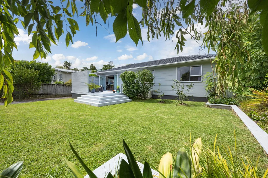 20 Annison Avenue, Glen Eden, Waitakere City, Auckland