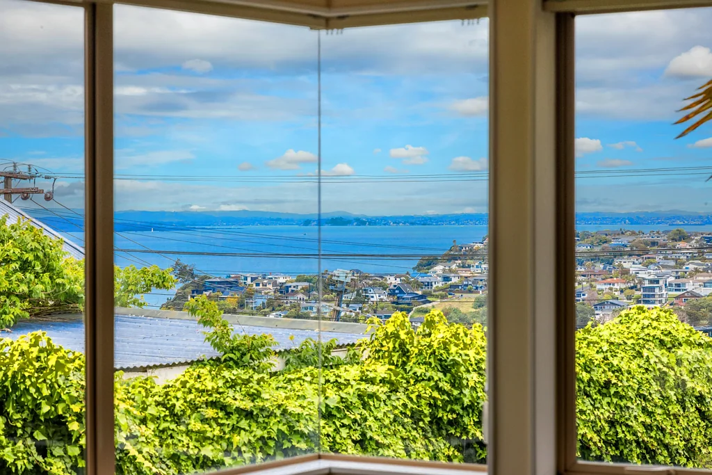 Torbay 4कमरा Sunny coastal living: City harbour views