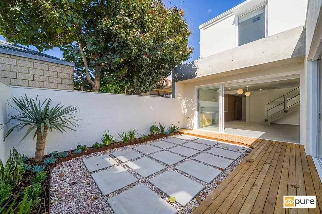 BRAND NEW ARCHITECTURAL LIVING IN ALFRED COVE