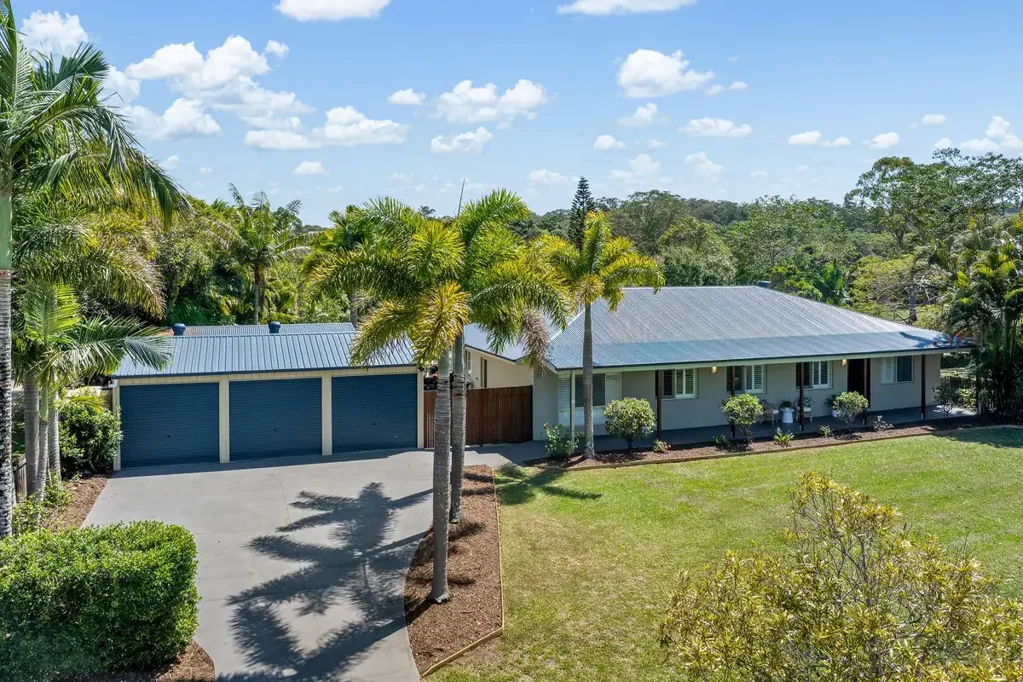 4 Sugar Gum Drive, Mooloolah Valley, QLD 4553