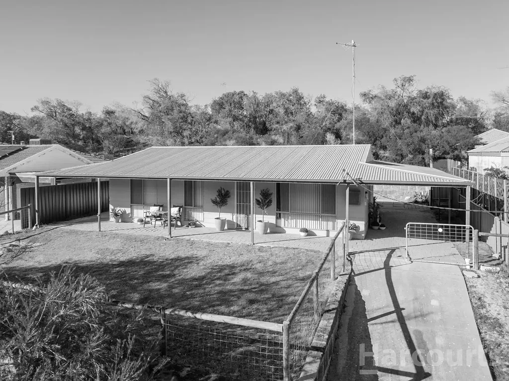 Preston Beach 3ห้องนอน Under Offer by HARCOURTS Mandurah - Tina Whitman