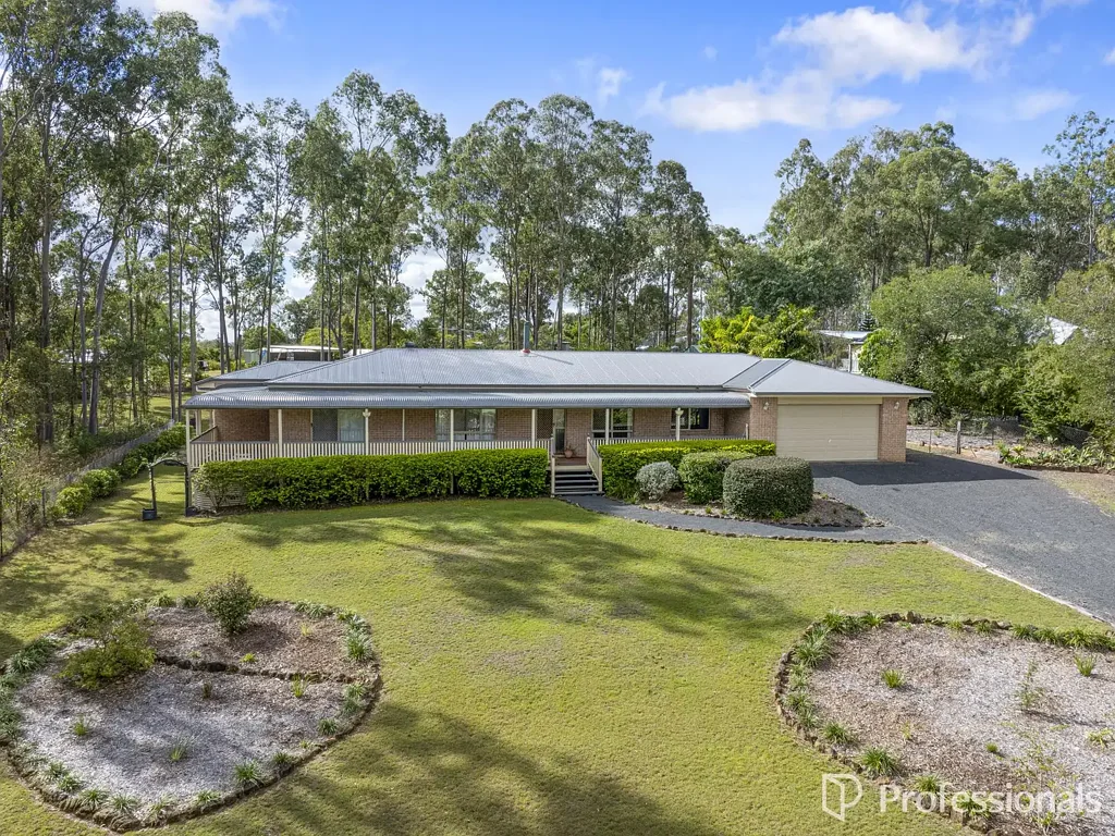 Cedar Grove 5部屋 Dual Living on Acreage!