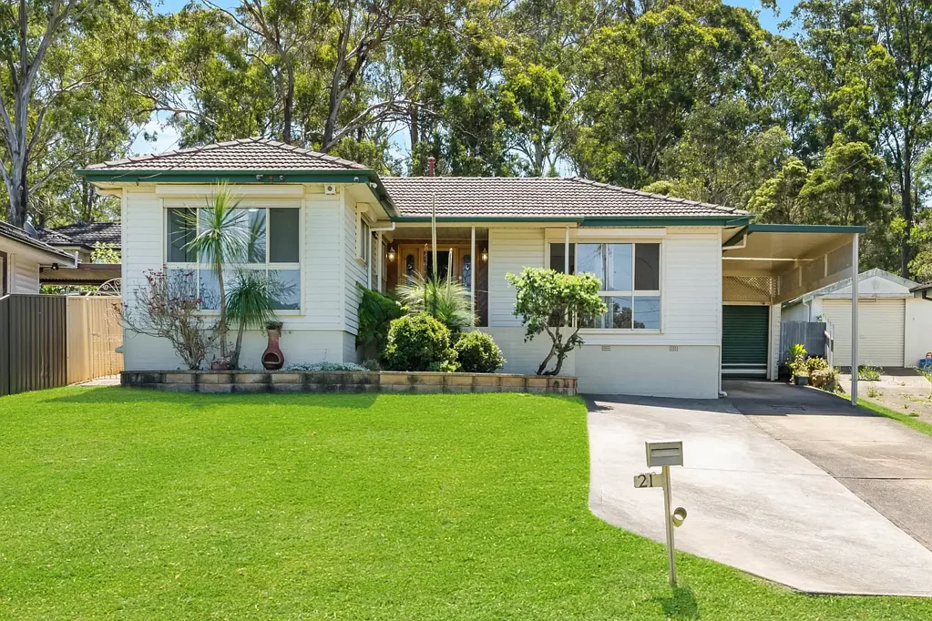 21 Warrigo Street, Sadleir, NSW 2168