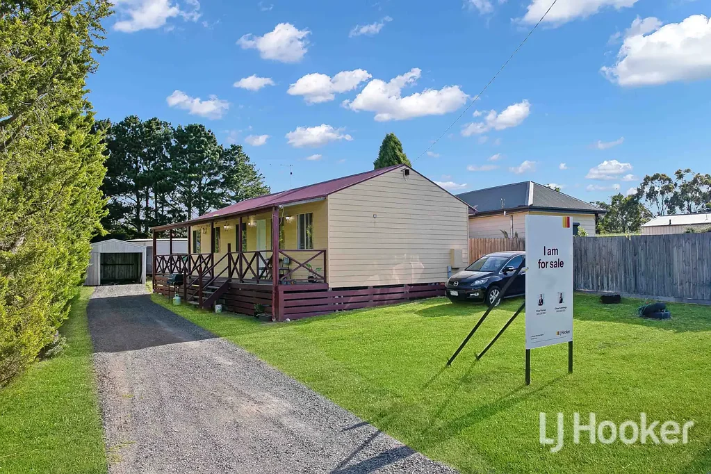 Ballan 4房  Spacious Family Living on a Huge 937m² Block - Prime Ballan Location!