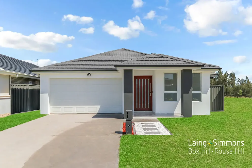 4 Booker Drive, Oran Park, NSW 2570