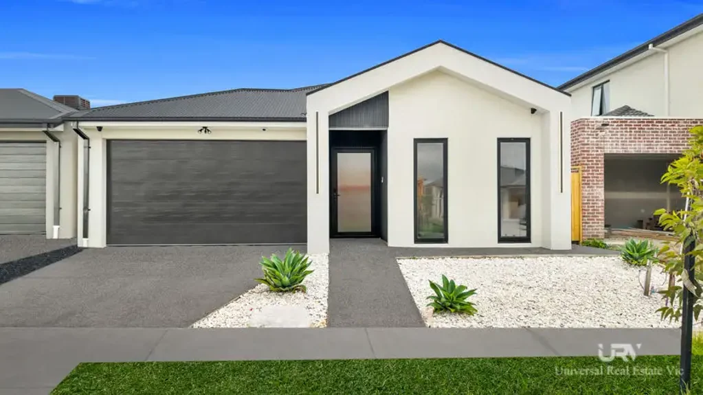 Mickleham 4房 全新住宅！！优越地段！！Craigieburn 区域！！ Brand New Home !! Premium Location !! Craigieburn Side !!