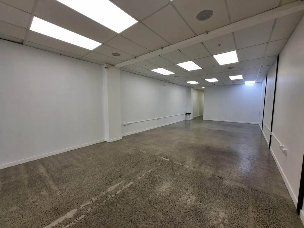 Newmarket AFFORDABLE NEW MARKET RETAIL WITH TWO CAR PARKS