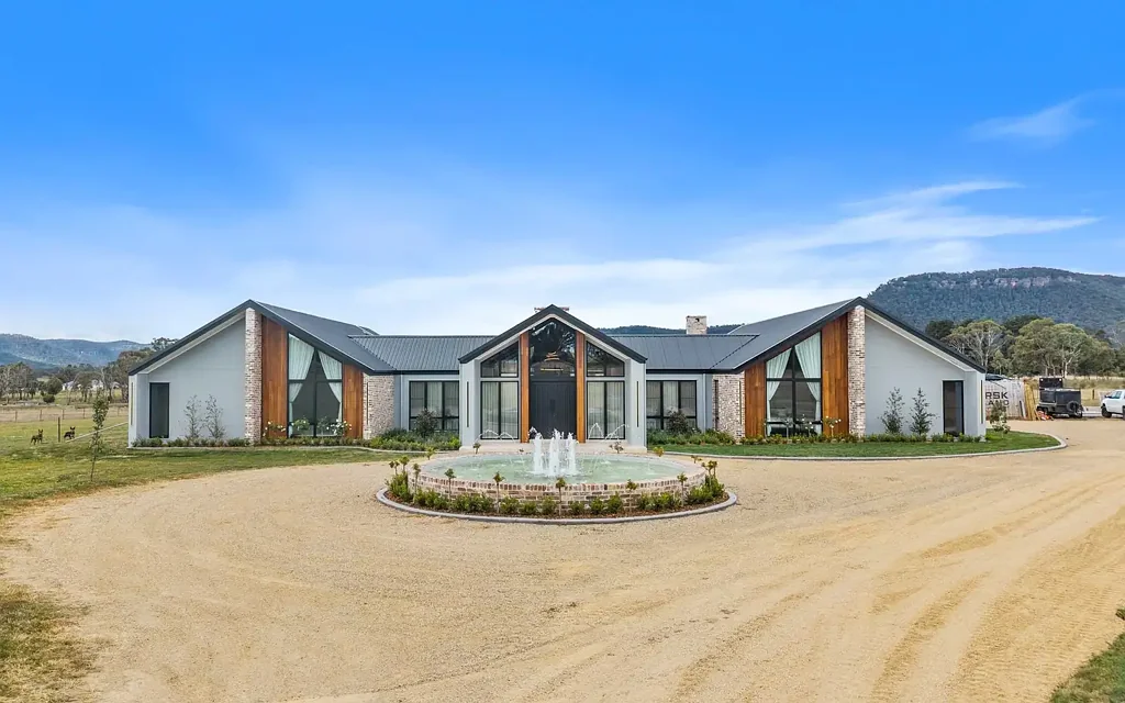 Hartley 4Kwarto ARCHITECT-DESIGNED COUNTRY ESTATE ON FIVE ACRES OF USEABLE LAND
