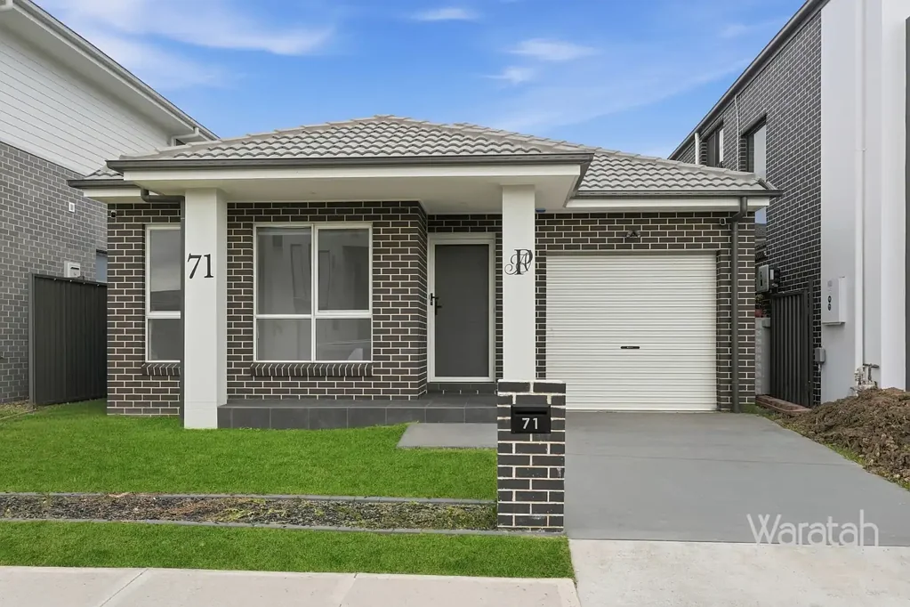 Move-In Ready Family Home with Open-Plan Design!!