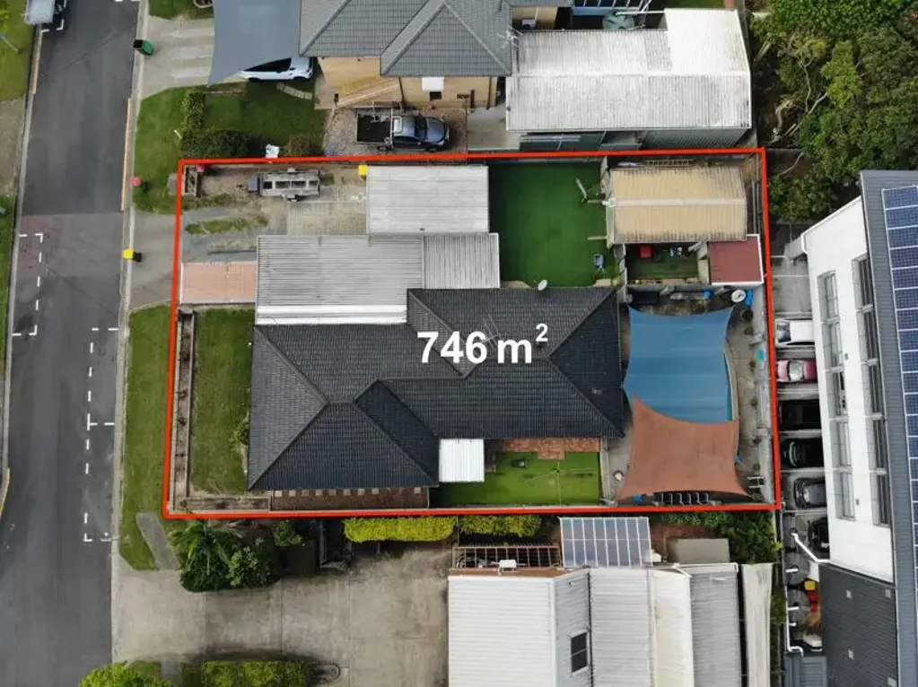 Springwood 4Zimmer Lovely house now, apartments building anytime!