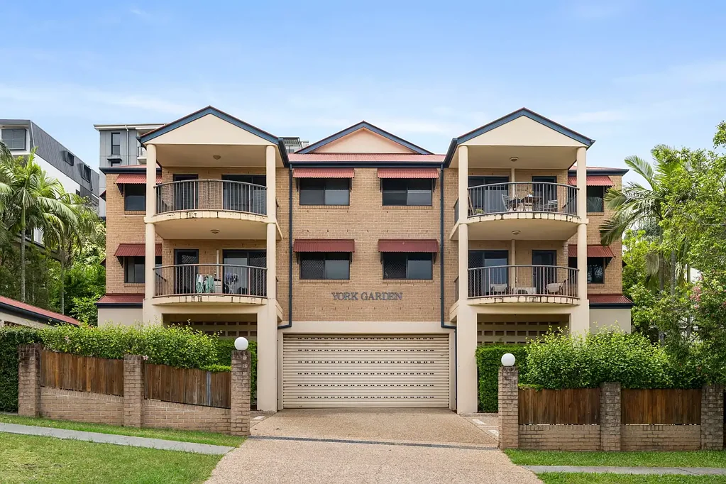 2/54 York Street, Indooroopilly, QLD 4068