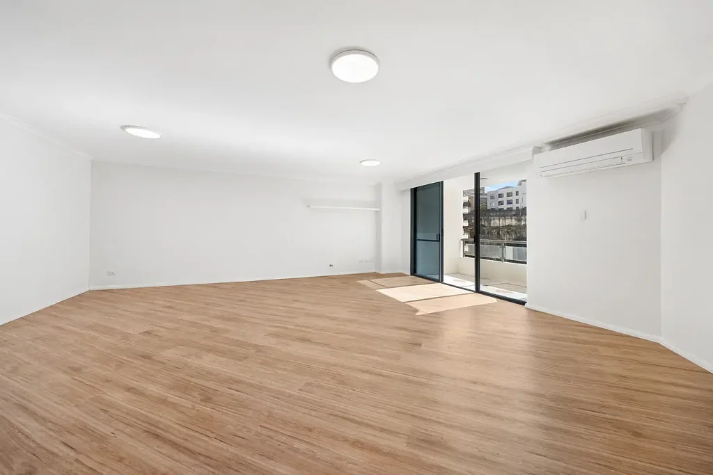 Spacious North Facing Apartment in the Palladium