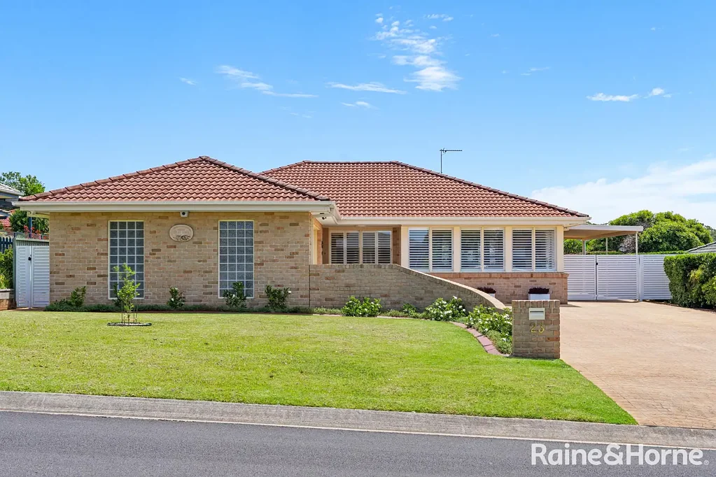 Ulladulla 3房  Quiet Elegance In Sought After Location