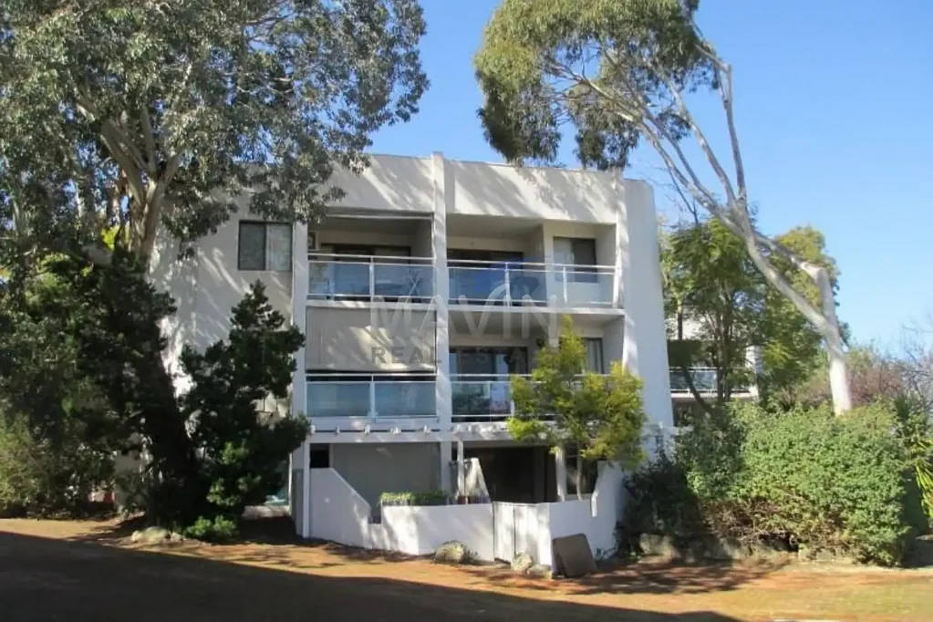Secure ground floor unit with pleasant garden and patio courtyard