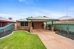 8A Downey Way, Hannans