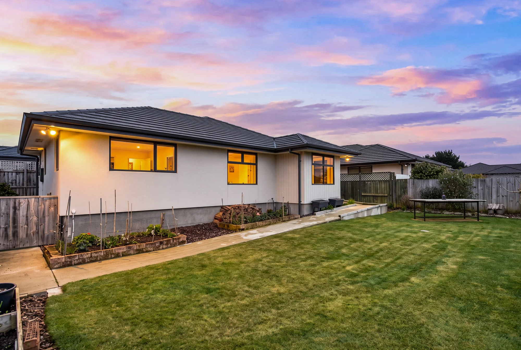 Burwood 2房  The Key To Easy Living
