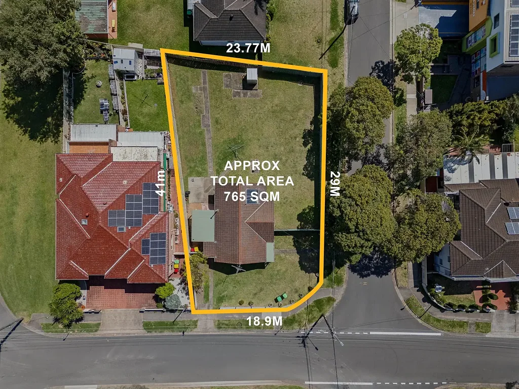 Peakhurst 3ਬੈੱਡਰੂਮ Exceptional development potential (S. T.C.A) Corner Site on 765 m2